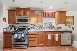 18425 NE 95th St, Redmond, WA 98052 - Photo 8