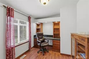 18425 NE 95th St, Redmond, WA 98052 - Photo 14