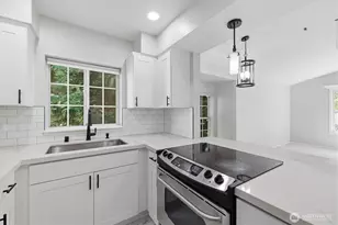 2560 118th Ave SE, Bellevue, WA 98005 - Photo 4