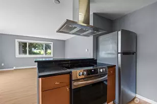 845 NE 125th St, Seattle, WA 98125 - Photo 14