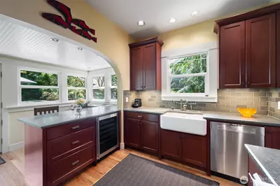 4010 Ashworth Avenue N, Seattle, WA 98103 - Photo 12