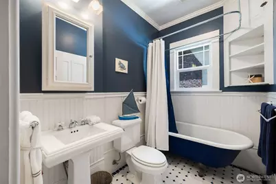 4010 Ashworth Avenue N, Seattle, WA 98103 - Photo 20