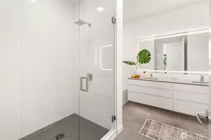 10232 NE 10th St, Bellevue, WA 98004 - Photo 18