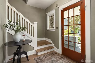 2442 6th Avenue W, Seattle, WA 98119 - Photo 2