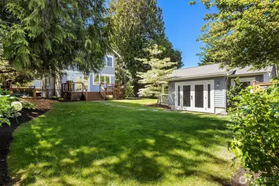 2442 6th Avenue W, Seattle, WA 98119 - Photo 18