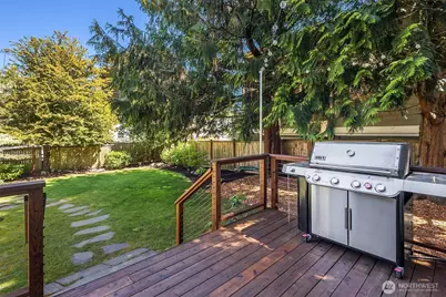 2442 6th Avenue W, Seattle, WA 98119 - Photo 20