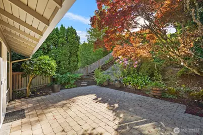 235 174th Place NE, Bellevue, WA 98008 - Photo 32