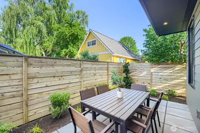 809 NE 90th Street, Seattle, WA 98115 - Photo 14