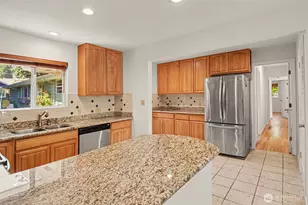 10749 30th Ave NE, Seattle, WA 98125 - Photo 8