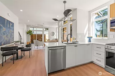 3026 NE 95th Street #B, Seattle, WA 98115 - Photo 8
