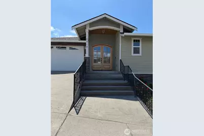 8212 72nd Place NE, Marysville, WA 98270 - Photo 2
