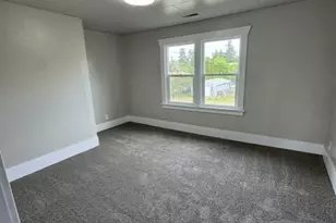605 118th St S, Tacoma, WA 98444 - Photo 10