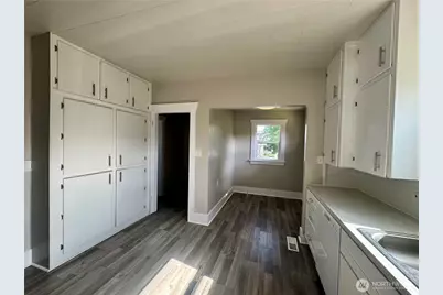 605 118th Street S, Tacoma, WA 98444 - Photo 4