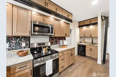 316 5th Street SW, Puyallup, WA 98371 - Photo 4