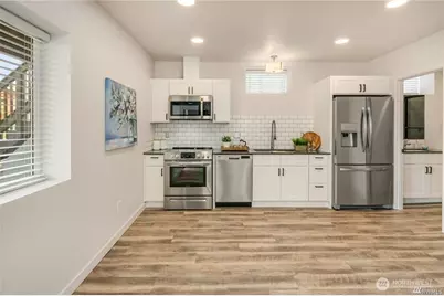 1529 Sturgus Avenue S, Seattle, WA 98144 - Photo 18