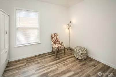 1529 Sturgus Avenue S, Seattle, WA 98144 - Photo 12