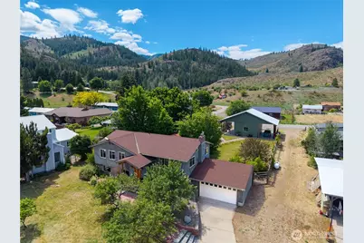 419 Bigelow St, Twisp, WA 98856 - Photo 2