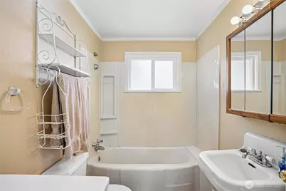4521 N 18th Street, Tacoma, WA 98406 - Photo 10