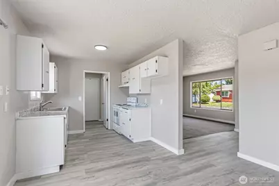 411 SE Brierwood Court, Castle Rock, WA 98611 - Photo 8