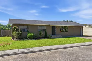 411 SE Brierwood Ct, Castle Rock, WA 98611 - Photo 1