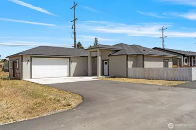 740 S Sixth Avenue, Connell, WA 99326 - Photo 1