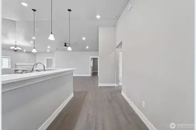 740 S Sixth Avenue, Connell, WA 99326 - Photo 2