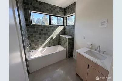 4709 SW Hinds Street, Seattle, WA 98116 - Photo 8
