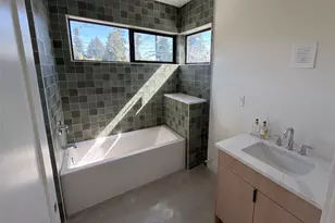 4709 SW Hinds St, Seattle, WA 98116 - Photo 8