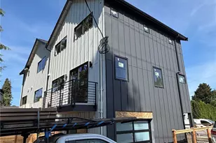 4709 SW Hinds St, Seattle, WA 98116 - Photo 16
