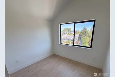 4709 SW Hinds Street, Seattle, WA 98116 - Photo 12