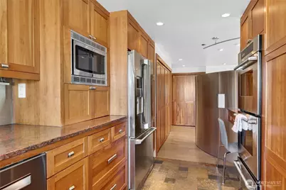 1120 Spring Street #1201, Seattle, WA 98104 - Photo 10