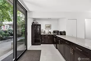 1120 Spring St, Seattle, WA 98104 - Photo 30