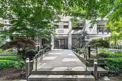 1120 Spring Street #1201, Seattle, WA 98104 - Photo 38