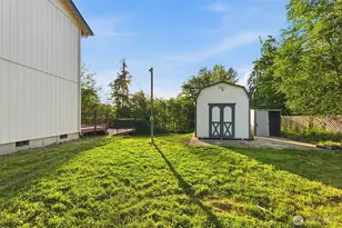 12817 Kapowsin Highlands Dr E, Graham, WA 98338 - Photo 28