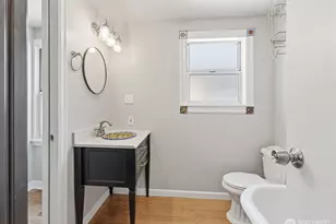 9046 7th Ave NW, Seattle, WA 98117 - Photo 14
