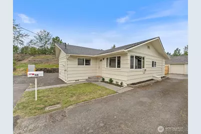114 Cherry Street NW, Castle Rock, WA 98611 - Photo 2