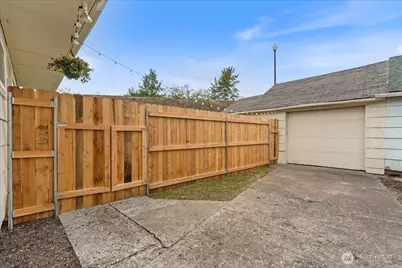 114 Cherry Street NW, Castle Rock, WA 98611 - Photo 32