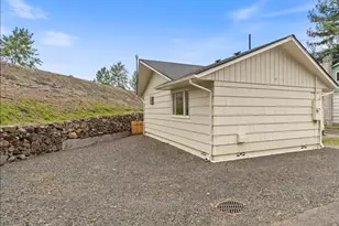 114 Cherry St NW, Castle Rock, WA 98611 - Photo 4
