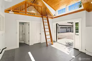 8443 NE 6th St, Medina, WA 98039 - Photo 24