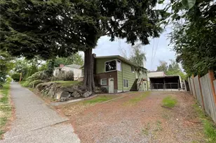 1706 NE 82nd St, Seattle, WA 98115 - Photo 2