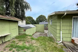 1706 NE 82nd St, Seattle, WA 98115 - Photo 22