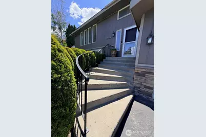 7909 Englewood Crest Drive, Yakima, WA 98908 - Photo 2
