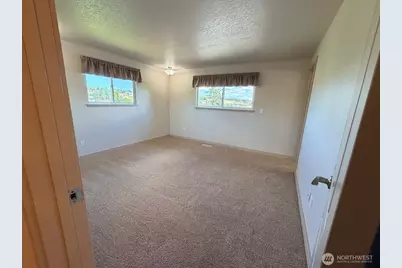 7909 Englewood Crest Drive, Yakima, WA 98908 - Photo 8