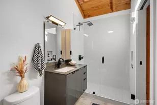 2770 Westlake Ave N, Seattle, WA 98109 - Photo 14
