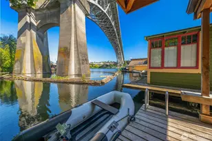 2770 Westlake Ave N, Seattle, WA 98109 - Photo 2