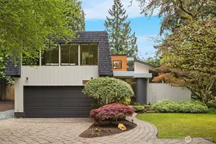 10020 NE 27th St, Bellevue, WA 98004 - Photo 2