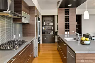 820 Blanchard St, Seattle, WA 98121 - Photo 14