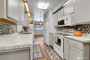 2101 S 324th St, Federal Way, WA 98003 - Photo 4