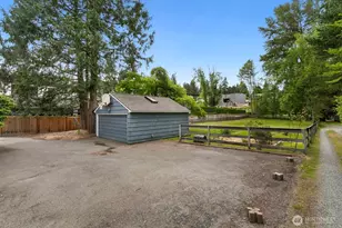 7658 NE 12th St, Medina, WA 98039 - Photo 24