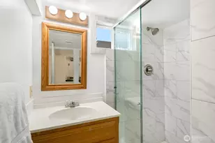 7658 NE 12th St, Medina, WA 98039 - Photo 18